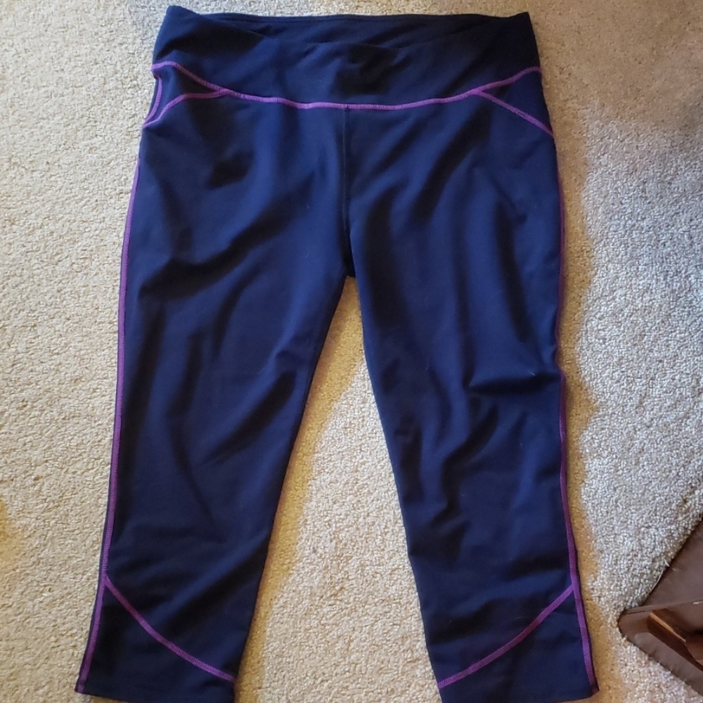 🎄BOGO🎄Capri workout pants